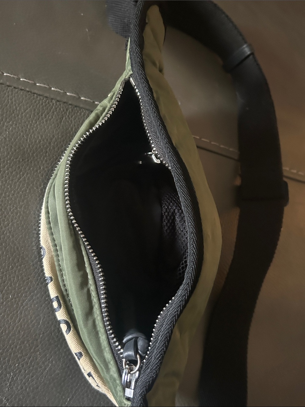 A.P.C. Olive Green Men's Waist Bag GUC - Picture 5 of 11